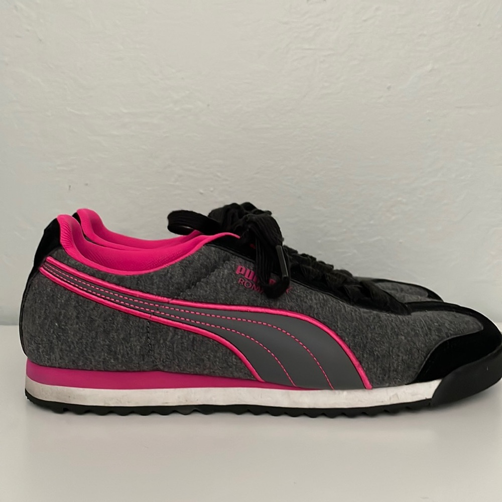 Women’s puma Roma shoes